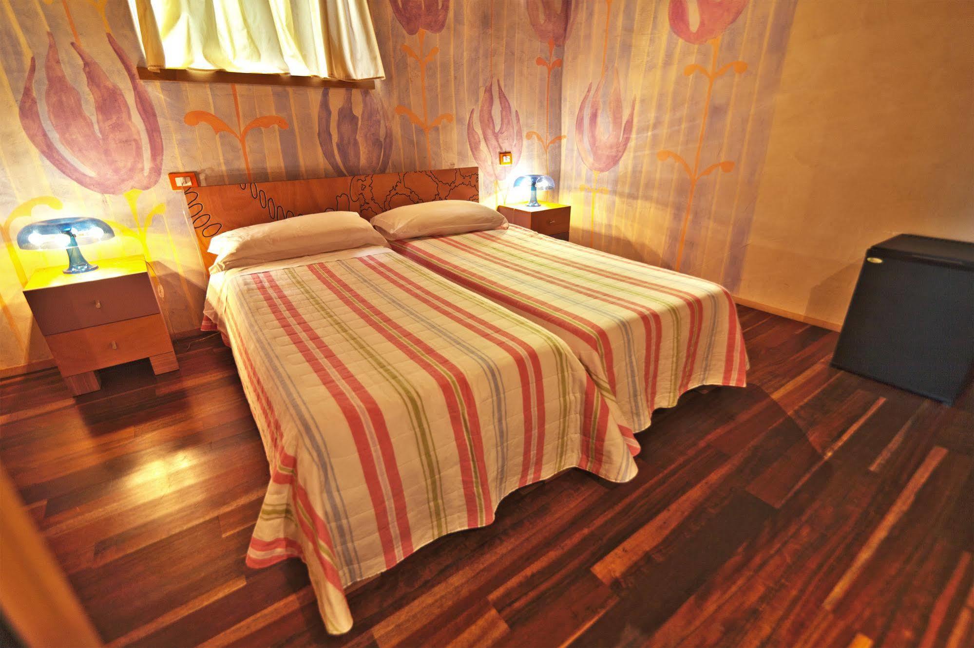 Dimora Le Nove Fate Hotel Бергамо Екстериор снимка